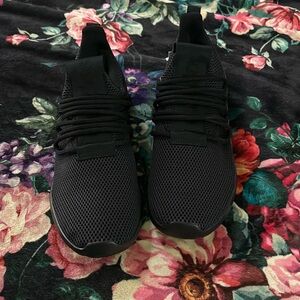 Men’s Adidas cloud foam black size 11 tennis shoes